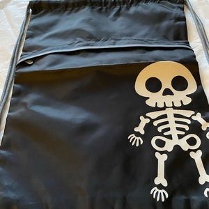 Black skeleton sak